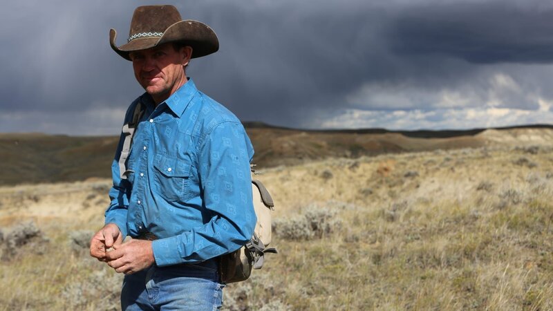 Clayton Phipps mit Rucksack. – Bild: Discovery Communications, LLC