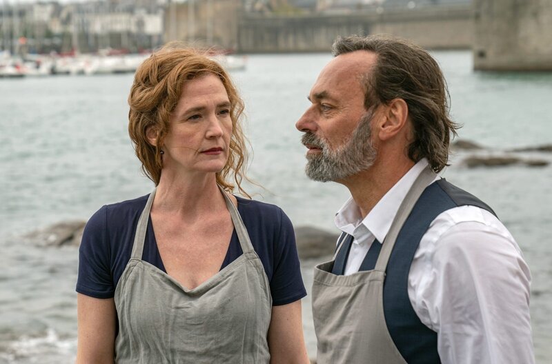 Claudine (Julika Jenkins) und Jodoc Luzel (Peter Benedict, re.) sagen nicht die Wahrheit. – Bild: WDR/​Degeto/​Wolfgang Ennenbach