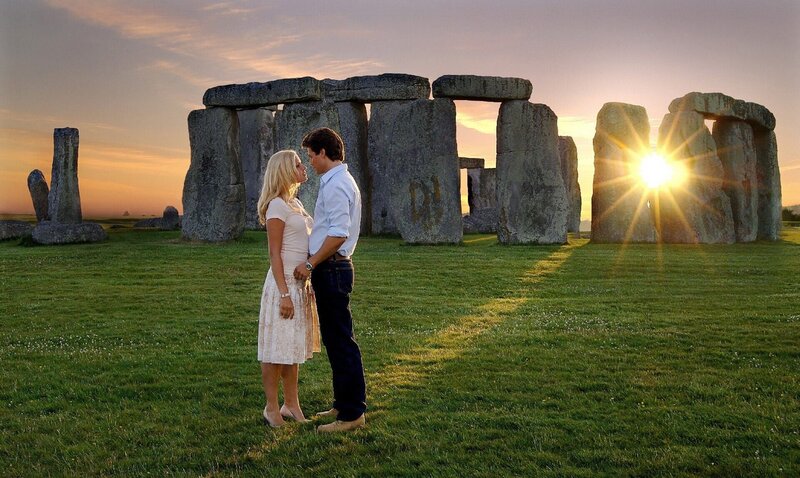 Jessica Boehrs (Marian Simmons), Wayne Carpendale (George Burton). – Bild: ORF/​ZDF/​Jon Ailes