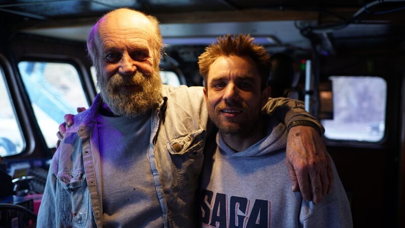Saga Captain Jake Anderson and Relief Captain Ole Helgevold are in the wheelhouse. – Bild: DMAX