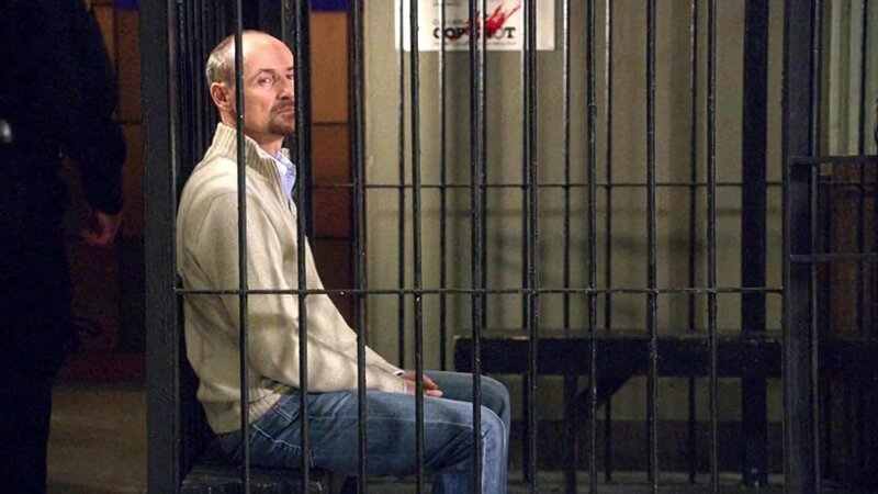 Jordan Hayes (Colm Feore) ist Milliardär und gilt als mutmaßlicher Vergewaltiger. Oder spielen seine vermeintlichen Opfer nur ein böses Spiel mit ihm? – Bild: VOX