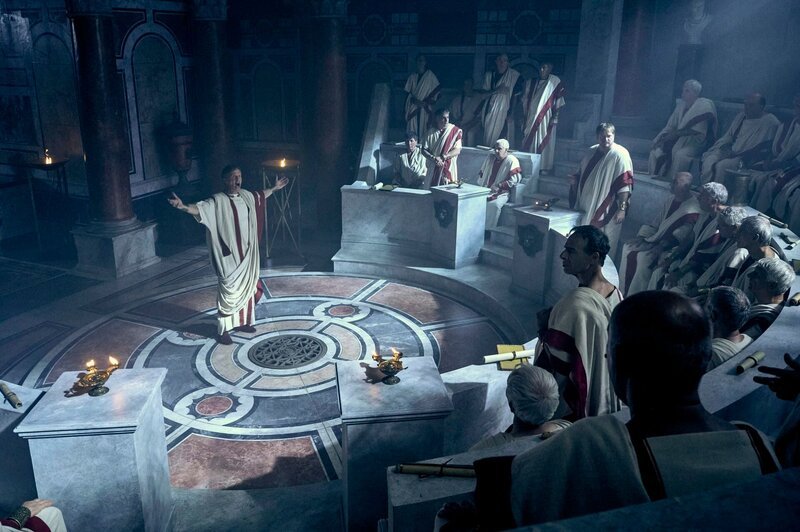 Marsus (Rupert Penry-Jones, l.) – Bild: Peacock TV LLC
