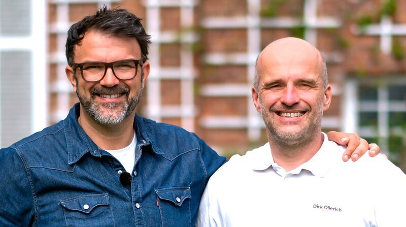 Tarik Rose und Bio-Bäckermeister Dirk Öllerich vom Hof Klostersee. – Bild: NDR/​Svenja Halberstadt /​ ZDF und NDR/​Svenja Halberstadt