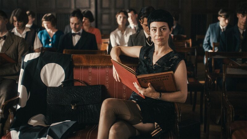 Klavierlehrerin – Bild: RTL