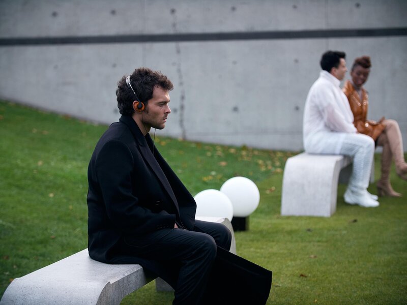 John the Savage (Alden Ehrenreich) – Bild: RTL /​ 2020 Universal Content Productions LLC.