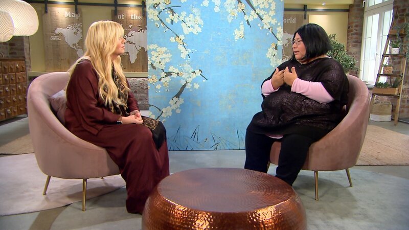 Julia Leischik und Ana Maria. – Bild: SAT.1
