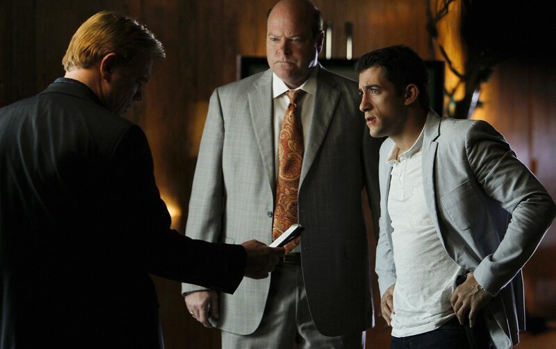 (v.l.n.r.) Lt. Horatio Caine (David Caruso); Det. Frank Tripp (Rex Linn); Ryan Wolfe (Jonathan Togo) – Bild: CBS Broadcasting Inc. /​ Cliff Lipson