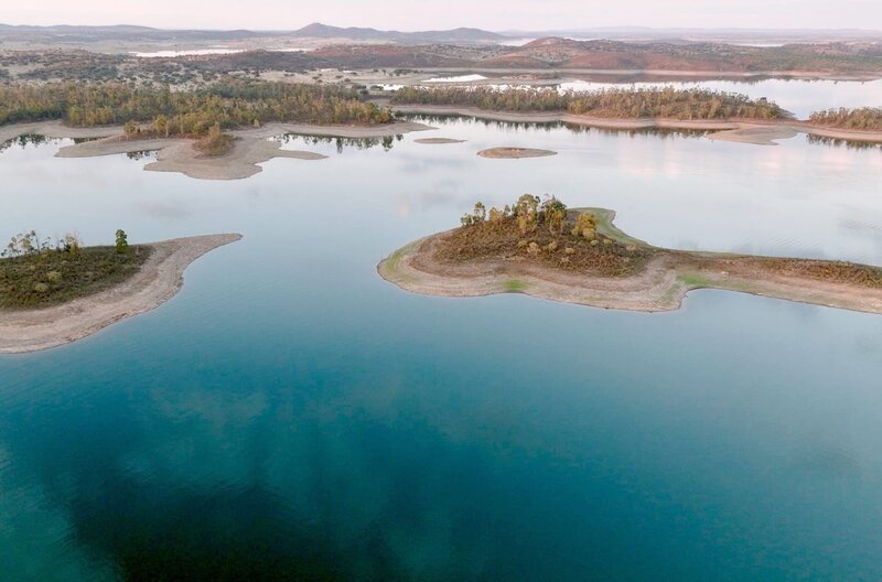 Kleine Inseln im Alqueva-Stausee – Bild: Ralf Ilgenfritz