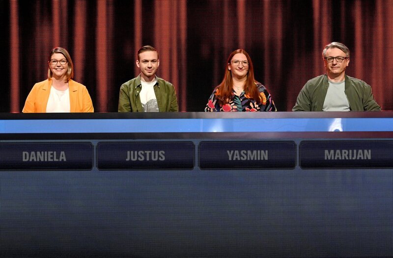 Die Kandidat:innen (v.l.n.r.): Daniela Aiudi, Justus Richard Schulter, Yasmin Hund und Marijan Andrijanic. – Bild: ARD/​Uwe Ernst