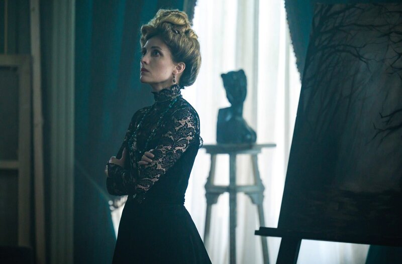 Evelyne Brochu (Meg Steinheil) – Bild: WDR/​Rémy Grandroques/​Tetra Media Fiction/​ Canal+