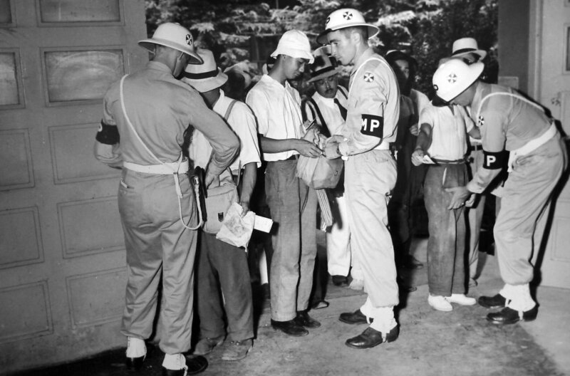 Zugang für die Öffentlichkeit am Internationalen Militärgerichtshof für den Fernen Osten in Tokio, 1946 – Bild: NARA