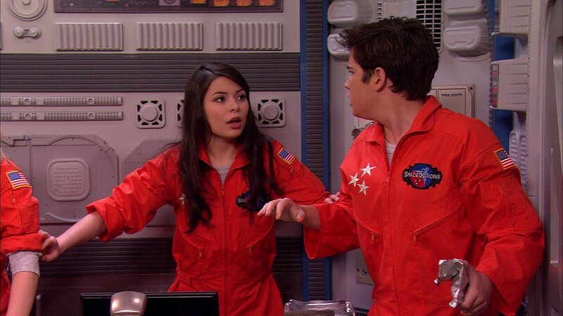 v.li.: Carly Shay (Miranda Cosgrove), Freddie Benson (Nathan Kress) – Bild: Paramount
