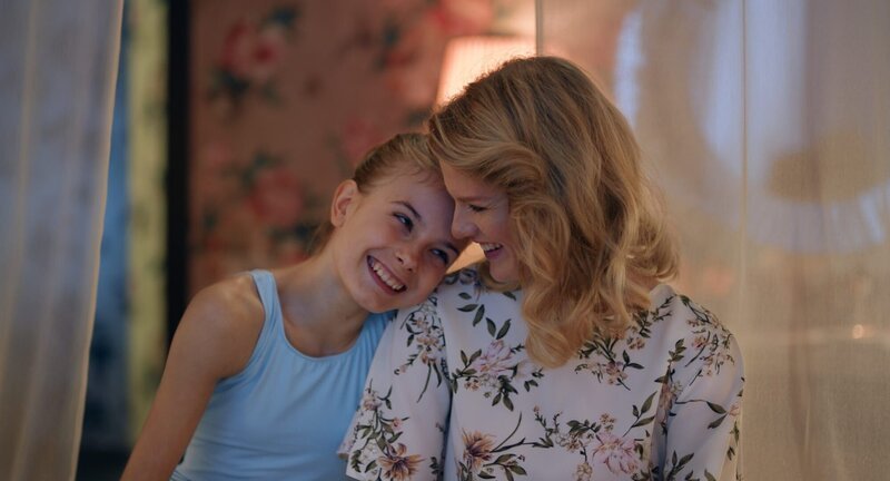 L – R: Siiri Solalinna als Tinja, Sophia Heikkilä als Mother – Bild: The Jokers Films L – R: Siiri Solalinna als Tinja, Sophia Heikkilä als Mother – Bild: The Jokers Films