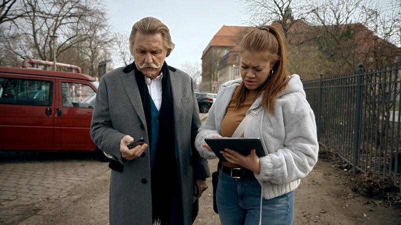 Ingo Lenßen (l.); Sarah Grüner (r.) – Bild: SAT.1