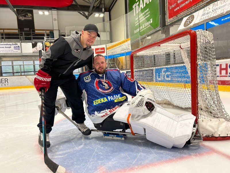 Neuanfang_Marcel Weise_Michel Mallon_Paraeishockeytraining – Bild: MDR/MiaMedia Neuanfang_Marcel Weise_Michel Mallon_Paraeishockeytraining – Bild: MDR/MiaMedia