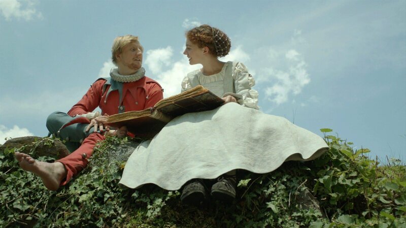 Die Prinzessin (Hanna Merki) und der Hofnarr Michel (Michael Kranz). – Bild: BR/​FR Entertainment