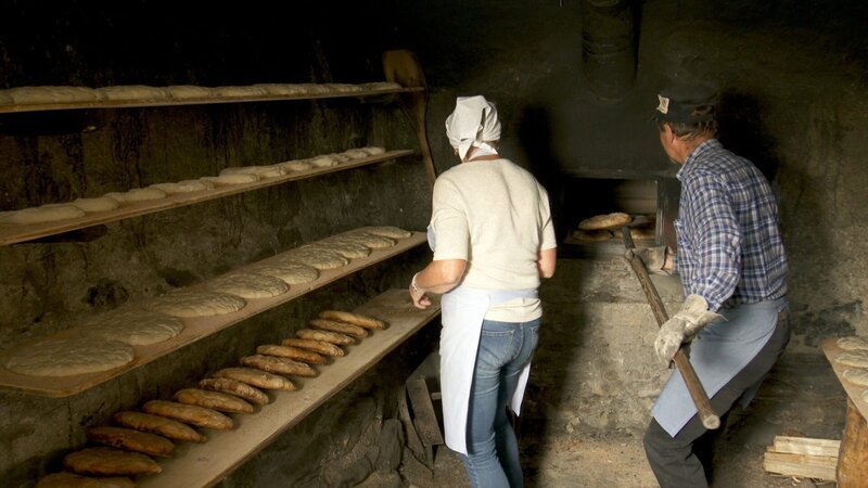 Brotbacken im Museum Fiss. – Bild: ORF Brotbacken im Museum Fiss. – Bild: ORF
