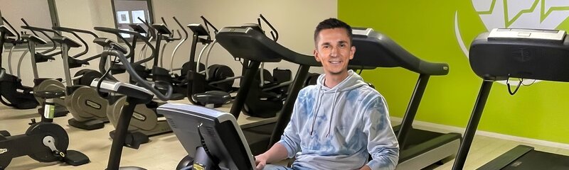 Eric zeigt, wie mittels Hightech scheinbar Unmögliches im Sport plötzlich möglich wird. – Bild: ZDF