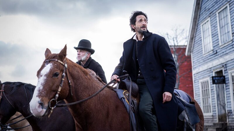 Constable Dennison (Hugh Thompson) und Charles Boone (Adrien Brody). – Bild: AXN Black