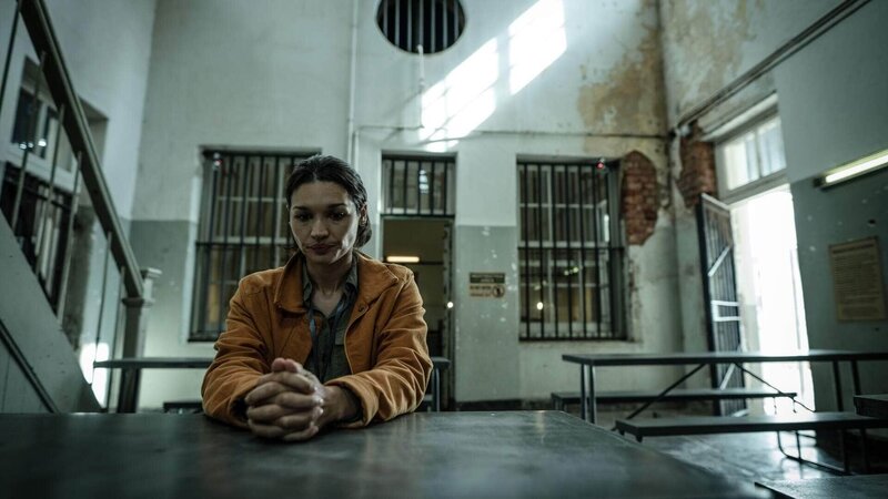 Reyka (Kim Engelbrecht) – Bild: RTL /​ Serena Cullen Productions