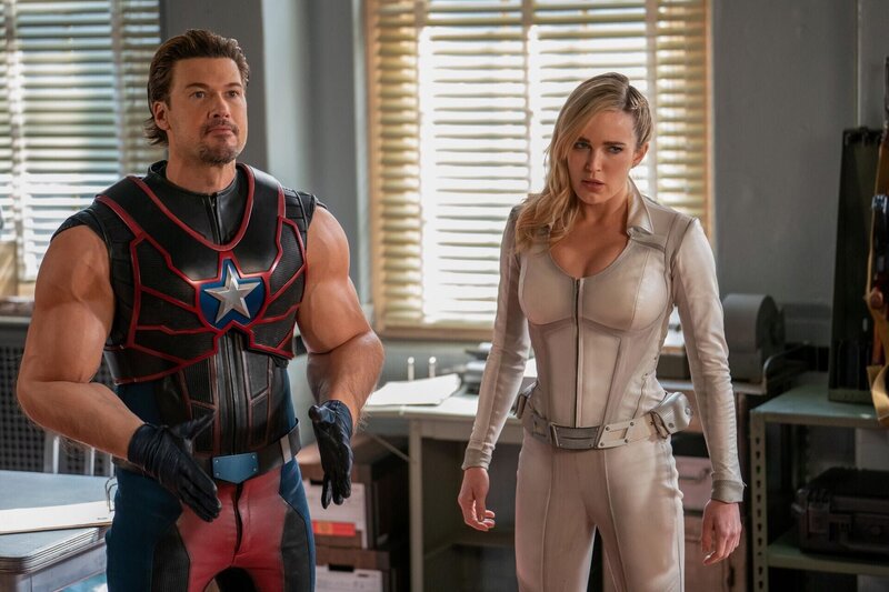 Steel (Nick Zano, l.); White Canary (Caity Lotz, r.) – Bild: DC /​ Warner Bros. Ent. Inc.