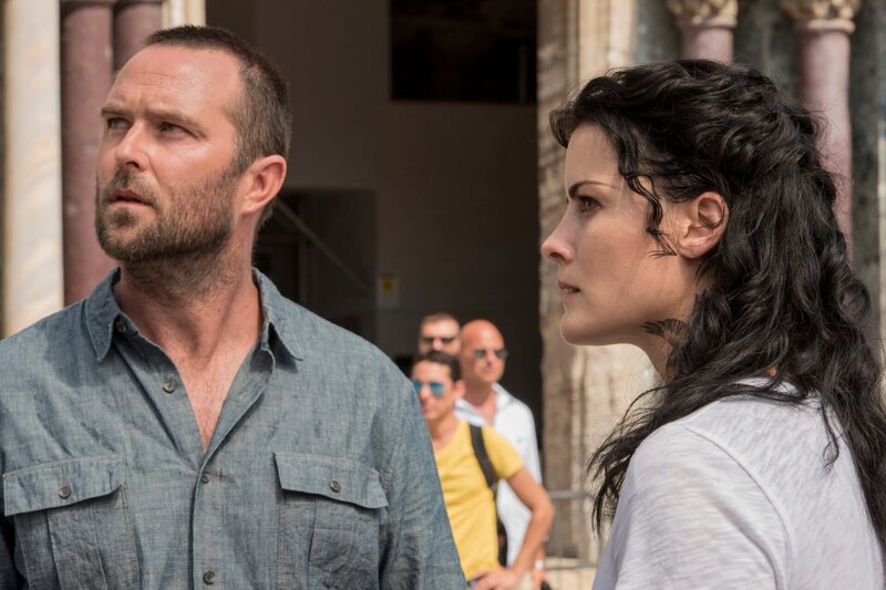 Kurt Weller (Sullivan Stapleton), Jane Doe (Jaimie Alexander). – Bild: NBC /​ Simone Falso/​NBC/​Warner Bros