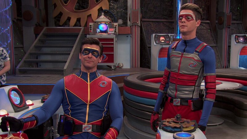 L-R: Captain Man /​ Ray Manchester (Cooper Barnes), Henry Hart (Jace Norman) – Bild: ANNÉE Viacom International Inc. All rights reserved.