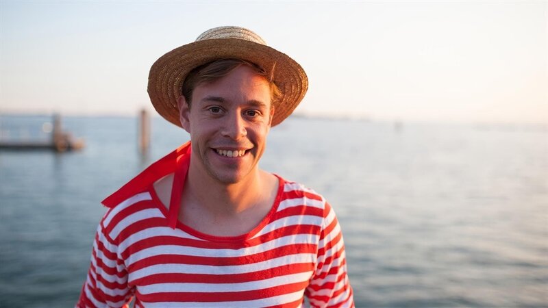 Der Venedig-Check 3; © BR/​megaherz gmbh/​Hans-Florian Hopfner – Honorarfreie Verwendung gemäß AGB im redaktionellen Zusammenhang mit genannter Sendung bei Nennung „Bild: BR/​megaherz gmbh/​Hans-Florian Hopfner“. Andere Verwendung nur nach Absprache. KiKA Marketing & Kommunikation – bildredaktion@kika.de Telefon: +49 361.218⁠–⁠1826 – Bild: megaherz gmbh/​Hans-Florian Hopfner/​KiKA Bildredaktion