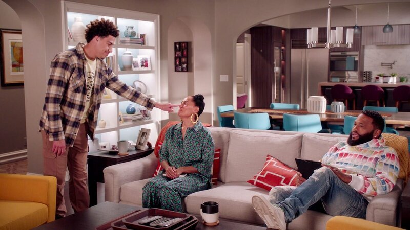 (v.li.): Marcus Scribner (Andre ‚Junior‘ Johnson jr.), Tracee Ellis Ross (Rainbow ‚Bow‘ Johnson), Anthony Anderson (Andre ‚Dre‘ Johnson). – Bild: ORF/​Disney/​ABC