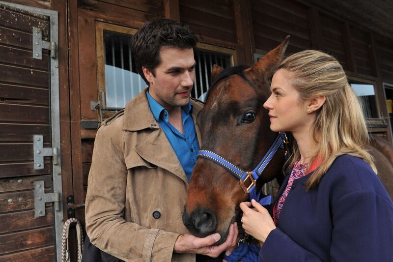Konstantin (Moritz Tittel, l.); Marlene (Lucy Scherer, r.) – Bild: ARD /​ Ann Paur