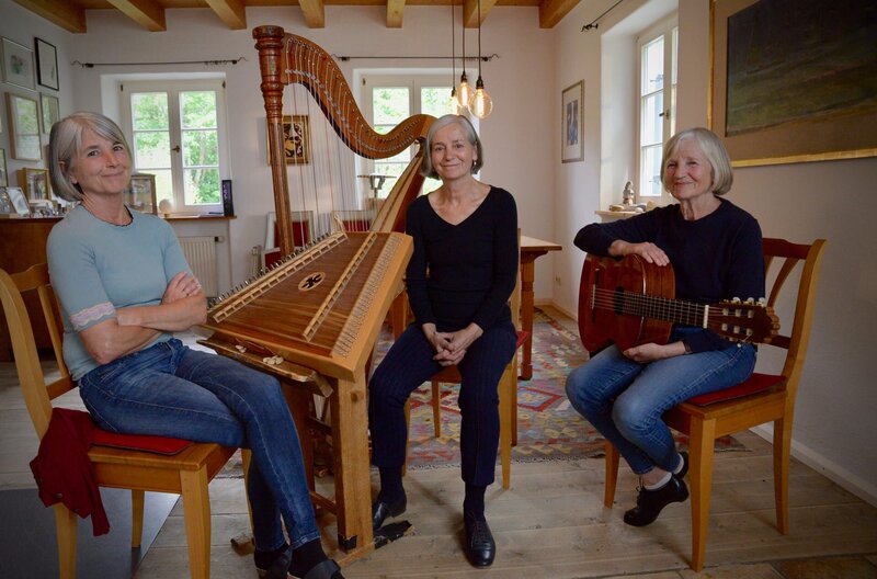 Die Wellküren. Von links: Moni, Bärbel und Burgi. – Bild: BR/​Matti Bauer