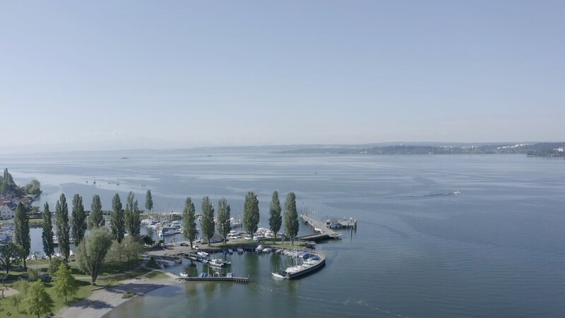 Plastik ist weltweit eine der größten Gefahren für gesunde Gewässer. Auch im Bodensee ist extrem zerkleinertes Plastik, sogenanntes Mikroplastik, ein Thema geworden. – Bild: Klaus Hernitschek /​ BR /​ BR/​Klaus Hernitschek