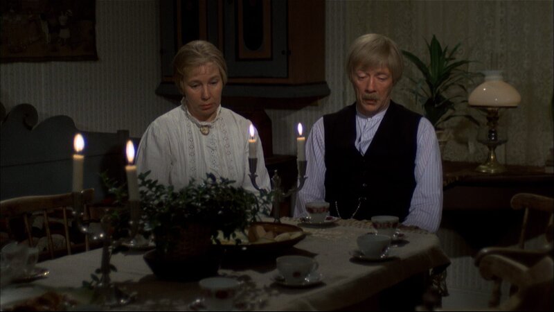 Michels Eltern (Emy Storm und Allan Edwall) sind verzweifelt wegen Michels Streiche. – Bild: ZDF