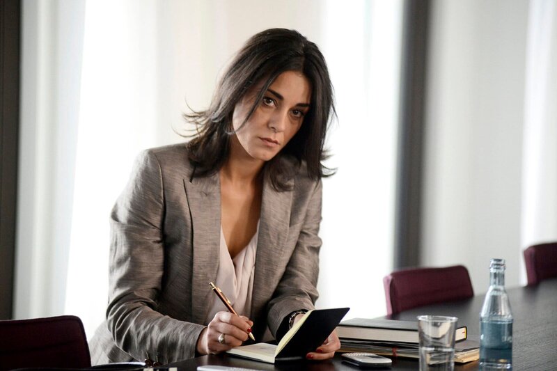 Edita Malovcic ist Staatsanwältin Hanna Lennerz. – Bild: NDR/​Marion von der Mehden