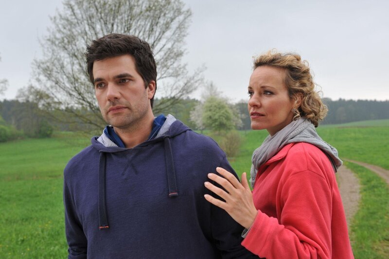 Konstantin (Moritz Tittel, l.); Natascha (Melanie Wiegmann, r.) – Bild: ARD /​ Ann Paur