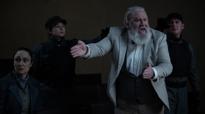 Alex Jans (Melody Klaver, li.), Jaak Philips (Wim Opbrouck, mi.) – Bild: WDR/​jonnydepony/​Maarten De Bouw Photography