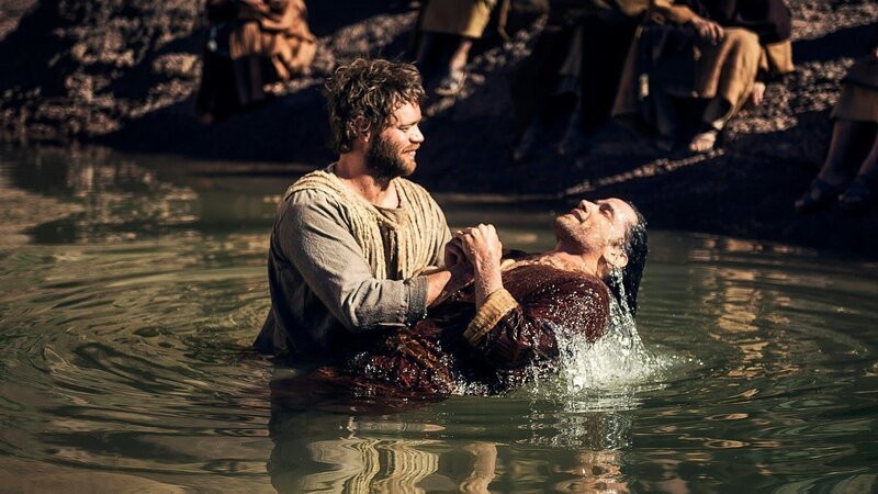 Thomas (Jóhannes Haukur Jóhannesson, l.), Stephen (Reece Ritchie) – Bild: Bibel TV