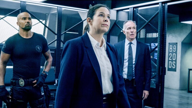 (v.li.): Shemar Moore (Daniel ‚Hondo‘ Harrelson), Amy Farrington (Lieutenant Piper Lynch), Patrick St. Esprit (Robert Hicks). – Bild: ORF/​Sony Pictures/​CBS