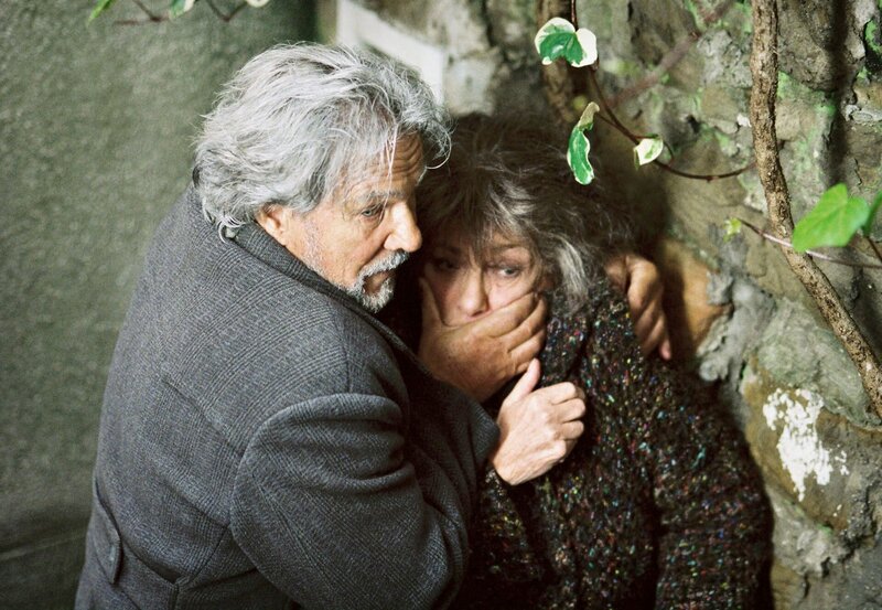 Was haben Bruna Marasi (Hannelore Hoger) und Antonio Gubian (Götz George) zu verbergen? – Bild: ARD Degeto/​Martin Menke