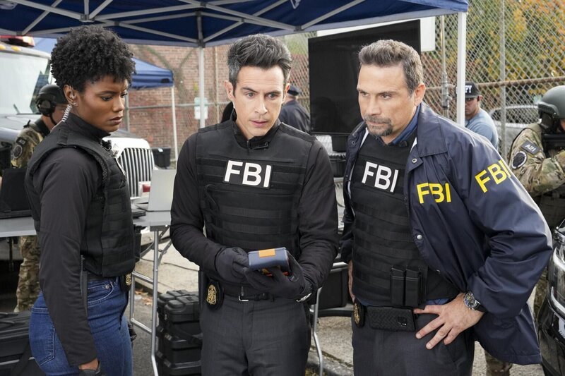 (v.l.n.r.) Special Agent Tiffany Wallace (Katherine Renee Kane); Special Agent Stuart Scola (John Boyd); Assistant Special Agent in Charge Jubal Valentine (Jeremy Sisto) – Bild: CBS Broadcasting Inc.