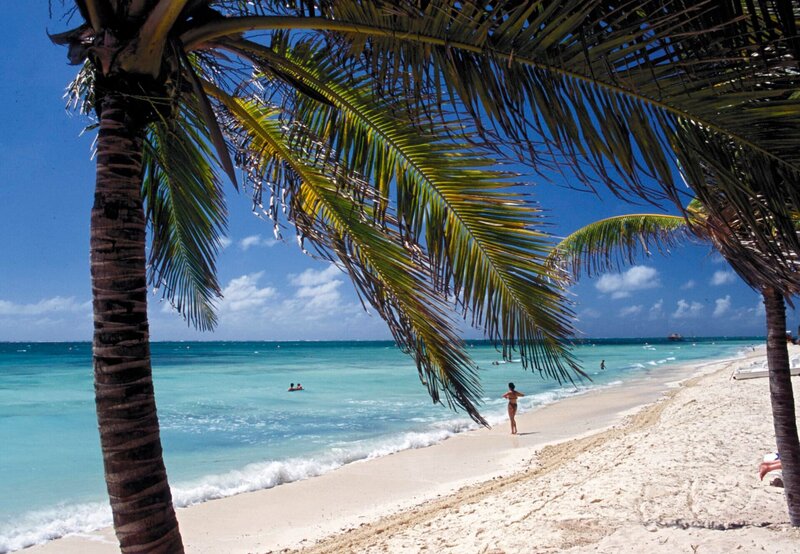 Sonne und Sozialismus – Traumstrände säumen Kubas Küsten. – Bild: DF1