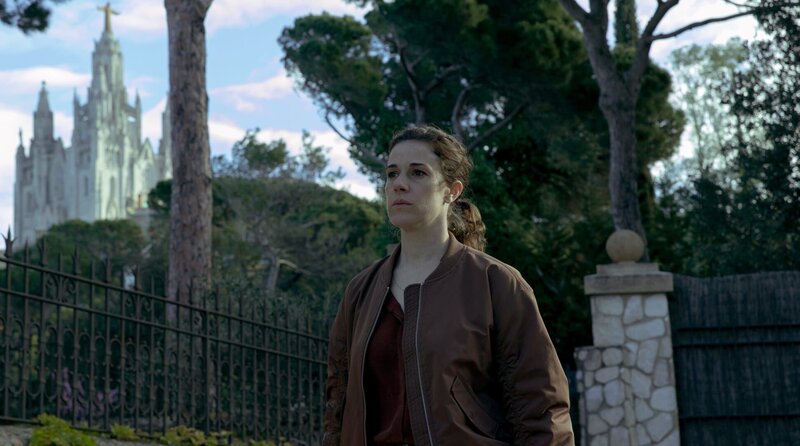 Kommissarin Fina Valent (Anne Schäfer) hat einen schlimmen Verdacht. – Bild: ARD Degeto/​Lucia Faraig