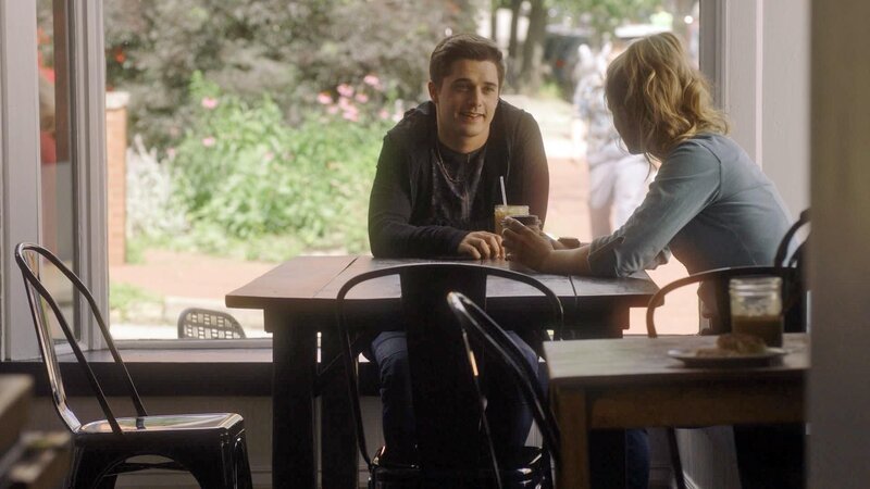 James (Andy Mientus), Paula Lanigan (Kelly Rutherford) – Bild: RTL /​ NBC Universal