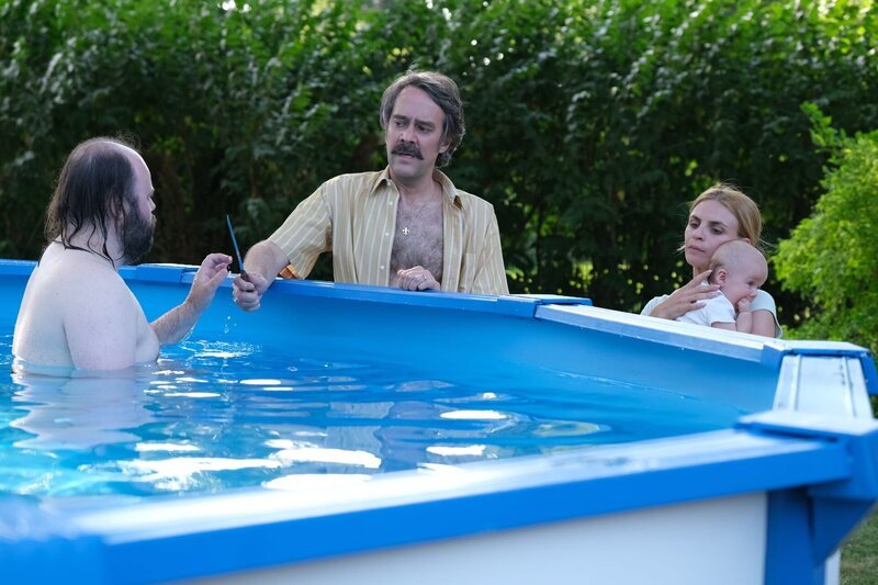 (v.l.n.r.) Lucien (Jean-François Provençal); Gaétan Delisle (François Létourneau); Huguette Delisle (Marilyn Castonguay) – Bild: Productions Casablanca Lizenzbild frei