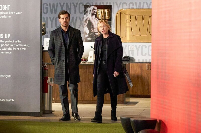 Joe Velasco (Octavio Pisano) und Amanda Rollins (Kelli Giddish) – Bild: RTL /​ © 2021 Universal Network Television LLC