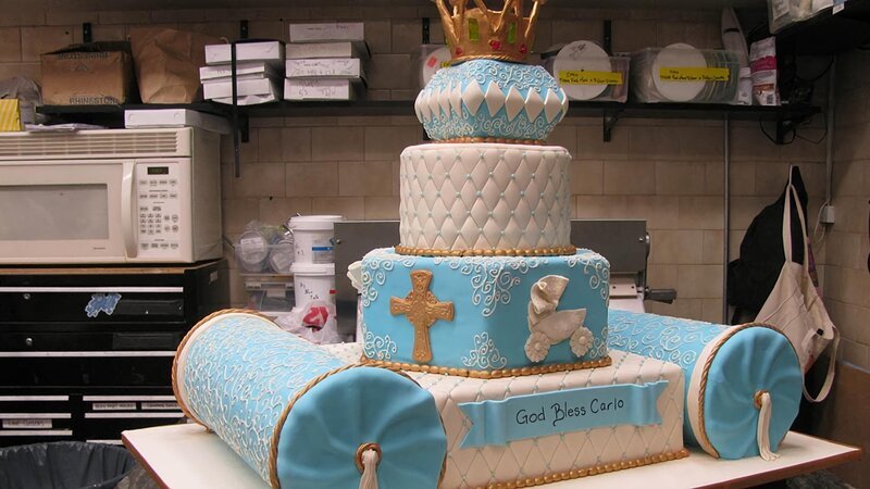 Finished Carlo’s baptism cake at bakery. – Bild: Carlin Cwik /​ TLC/​Carlin Cwik /​ Discovery Communications Inc