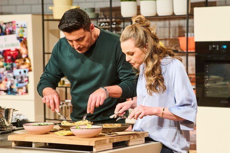 Sükrü Pelivan, Annika Lau – Bild: RTL