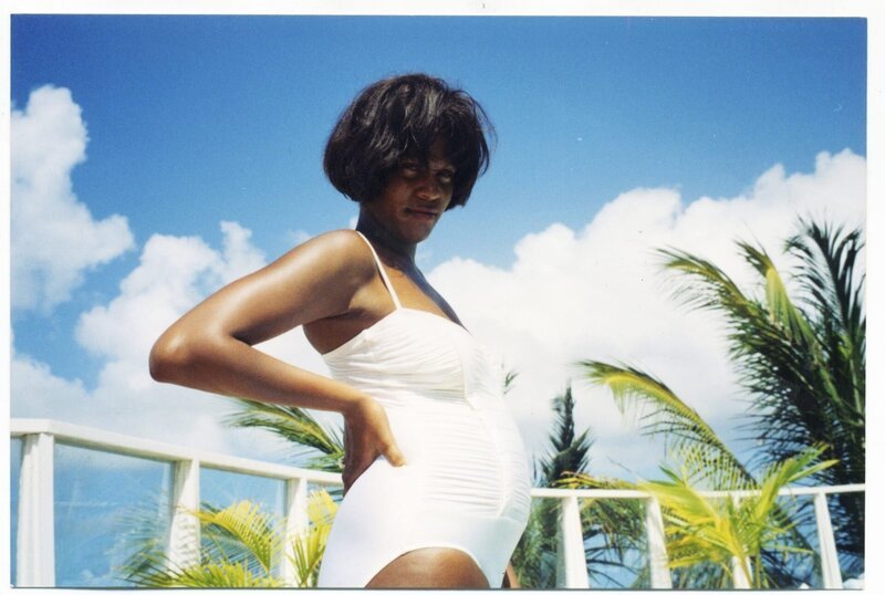 Schwangere Whitney Houston. – Bild: ORF/​Wildbunch/​Whitney Houston Estate