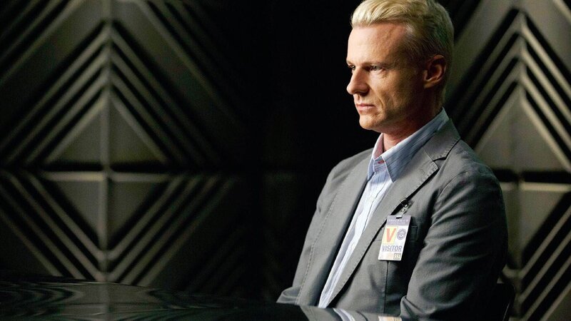 Seine Vorliebe für asiatische Frauen verschafft dem Triebtäter Jeremy Walford (Brian Poth) einen Termin mit den Ermittlern, doch er bestreitet, Min-Yung umgebracht zu haben. – Bild: TVNOW /​ FOX