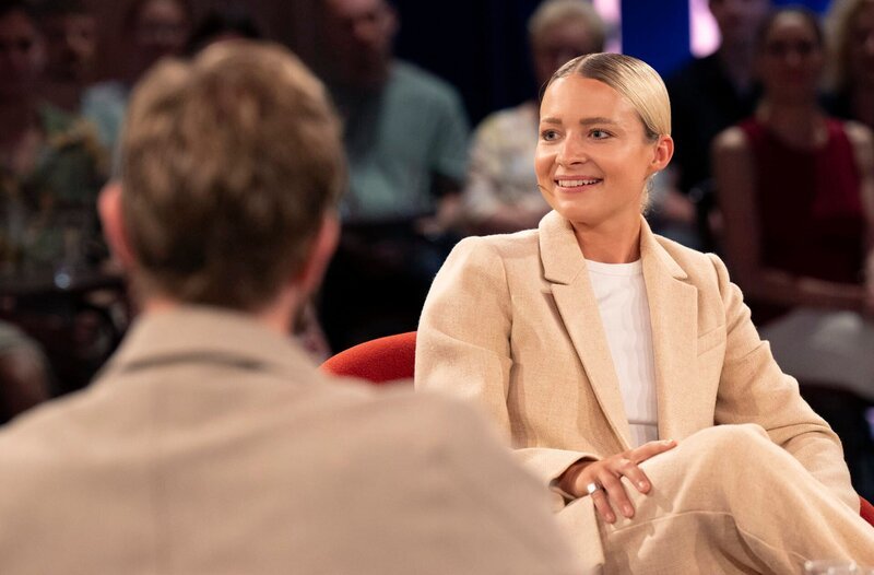 Gast in der Sendung: Lena Cassel, Sportmoderatorin. – Bild: WDR/​Melanie Grande